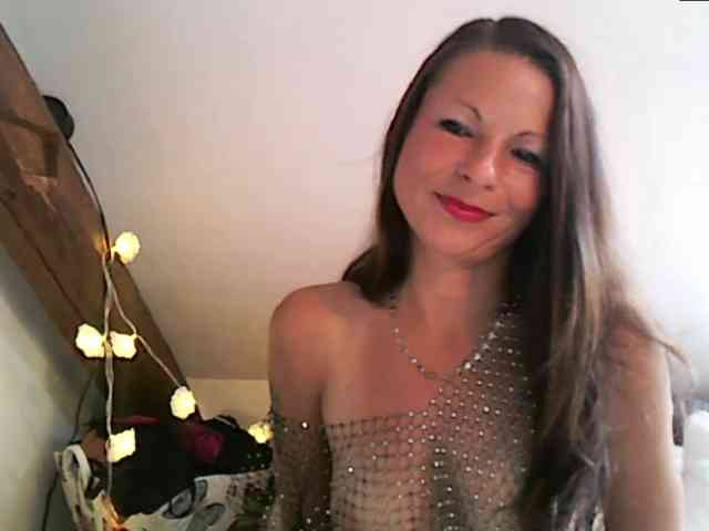 MilfNinna webcam