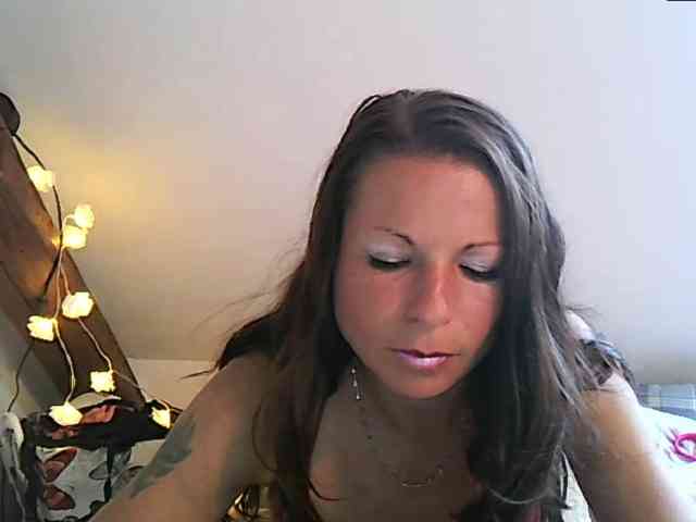 MilfNinna webcam