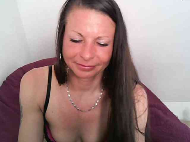 MilfNinna webcam