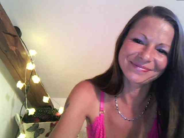 MilfNinna webcam