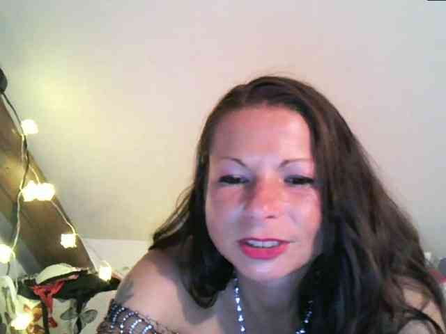 MilfNinna webcam