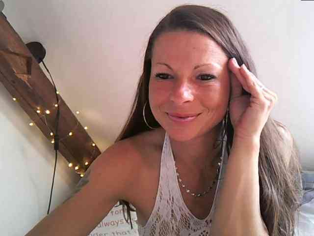 MilfNinna webcam