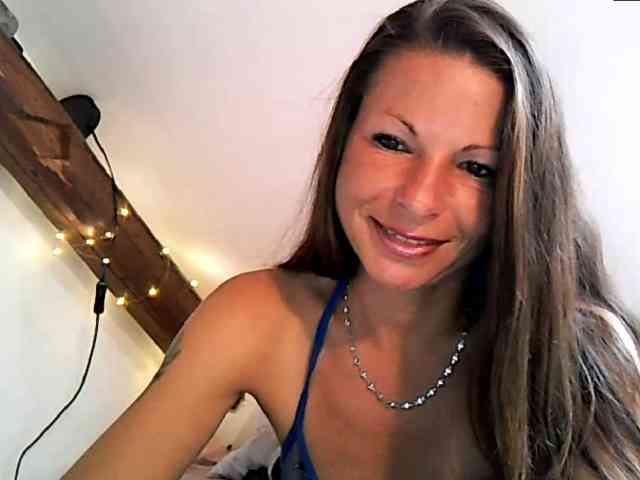 MilfNinna webcam