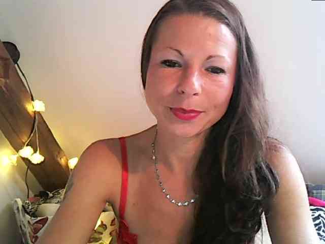 MilfNinna webcam