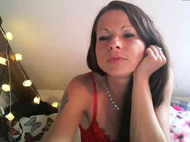 MilfNinna webcam