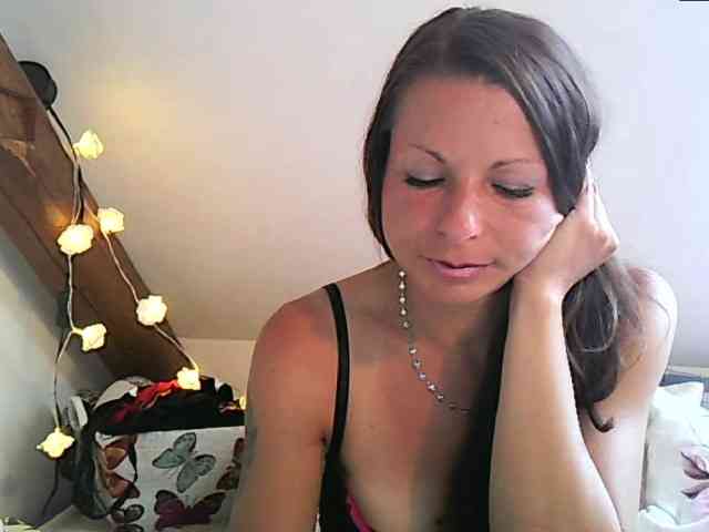 MilfNinna webcam