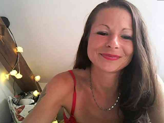 MilfNinna webcam