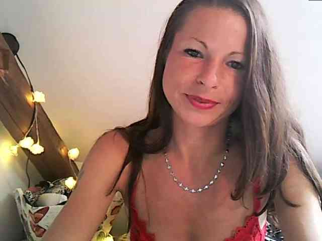 MilfNinna webcam