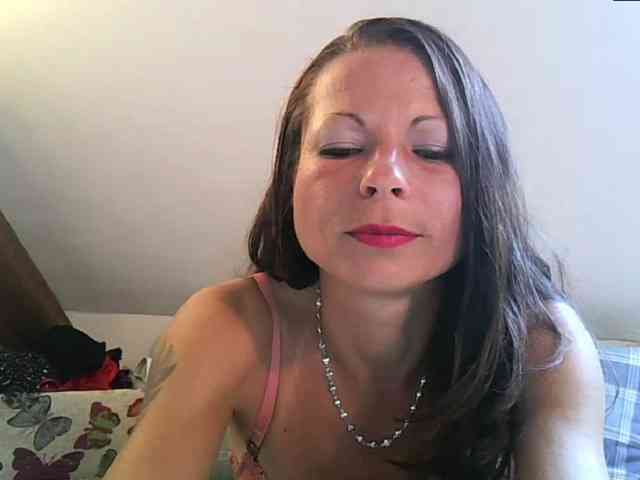 MilfNinna webcam