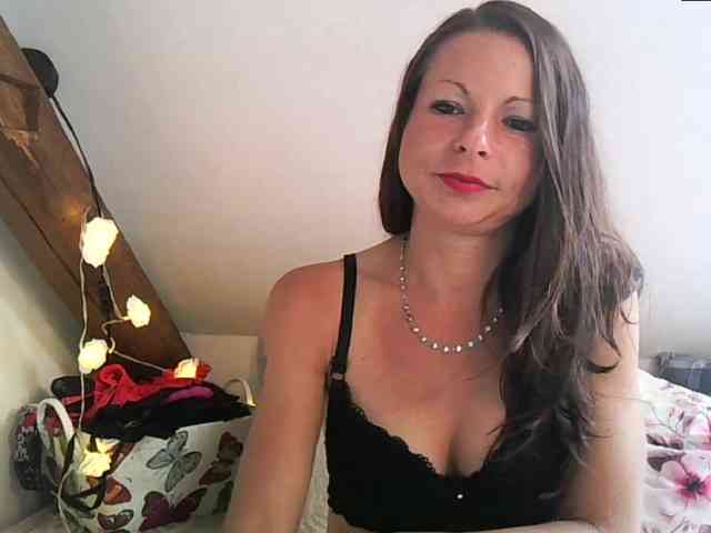 MilfNinna webcam