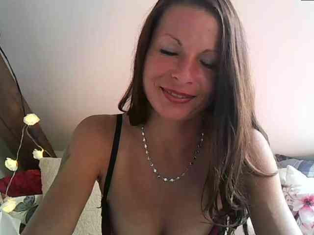 MilfNinna webcam