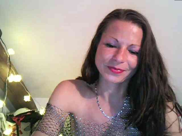 MilfNinna webcam