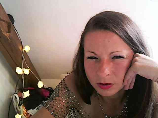 MilfNinna webcam