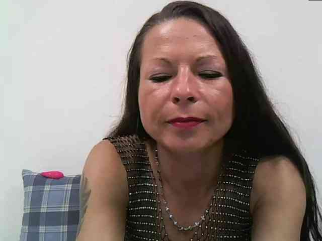 MilfNinna webcam