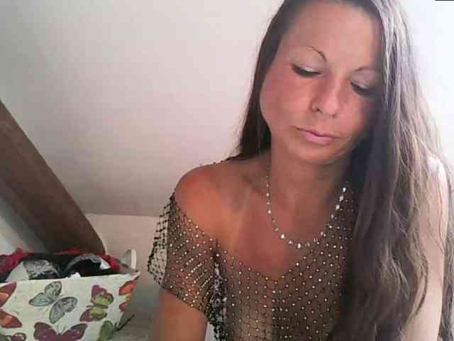 MilfNinna webcam