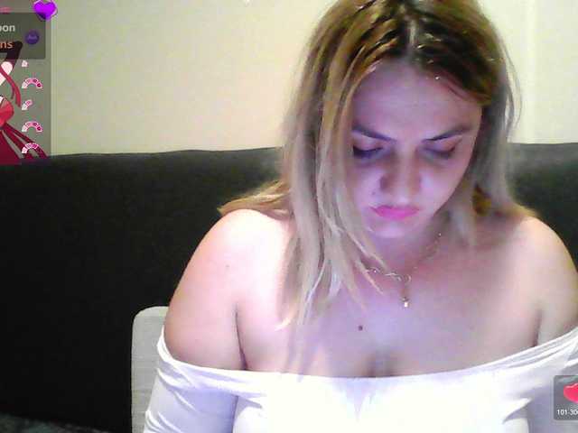 CrazyplesureAnna live cam on BongaCams