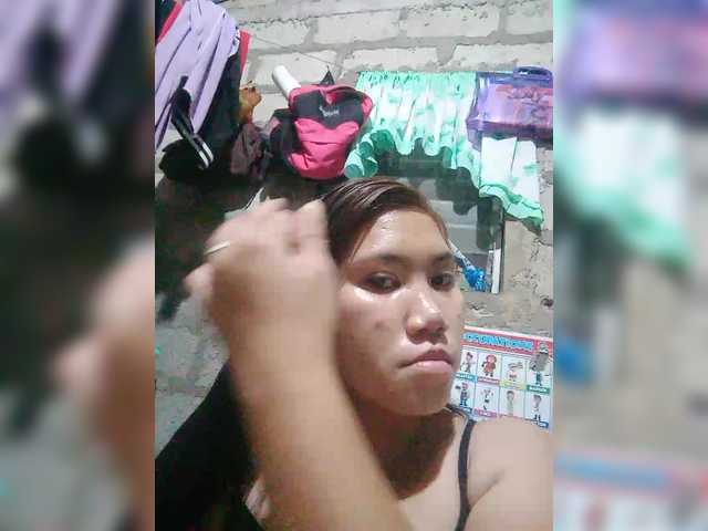 JuicyKittie's BongaCams show and profile