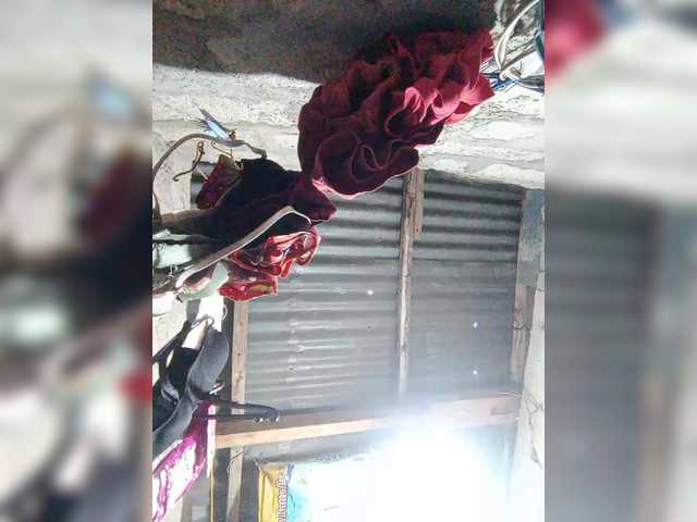 JuicyKittie's BongaCams show and profile