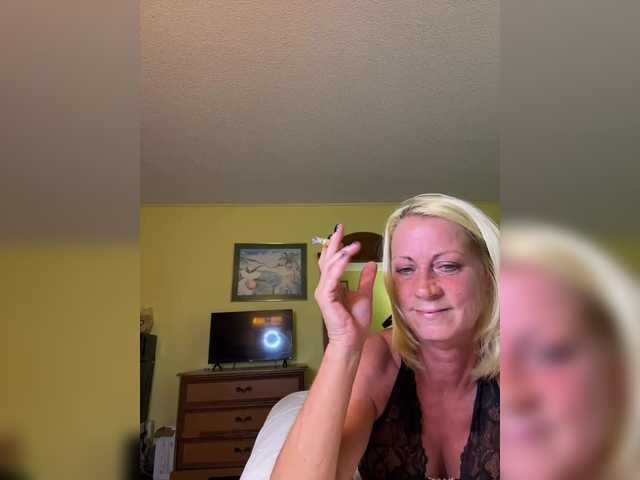 TiffaneyLove live cam on BongaCams