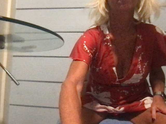 TiffaneyLove live cam on BongaCams