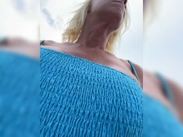 TiffaneyLove live cam on UnifiedCams