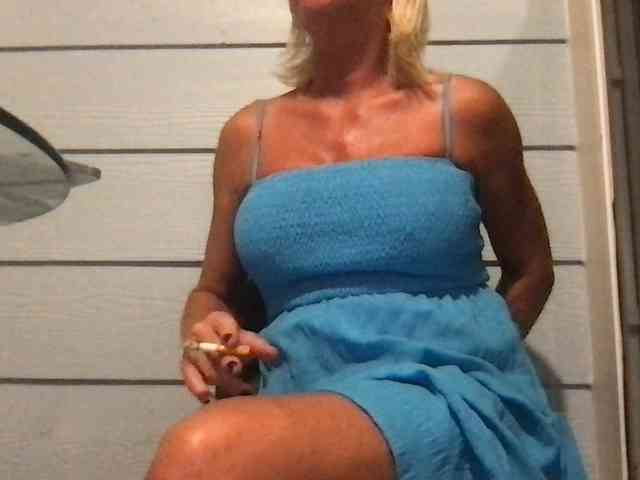 TiffaneyLove webcam