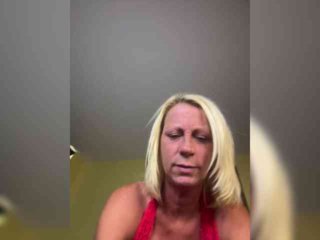 TiffaneyLove webcam