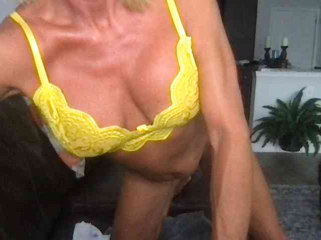 TiffaneyLove webcam