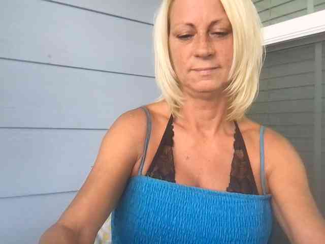TiffaneyLove webcam