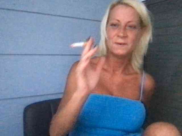 TiffaneyLove webcam