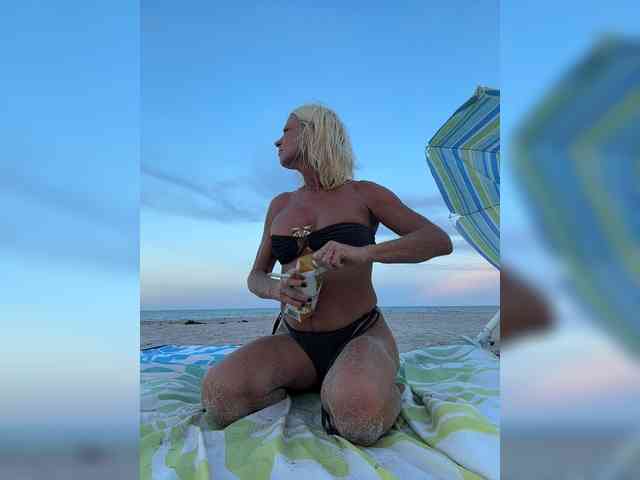 TiffaneyLove Sex Cam Show