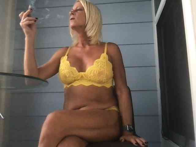 TiffaneyLove webcam