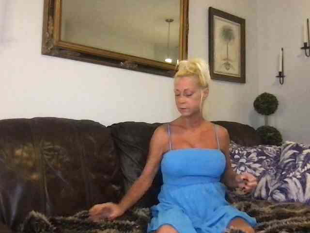 TiffaneyLove webcam