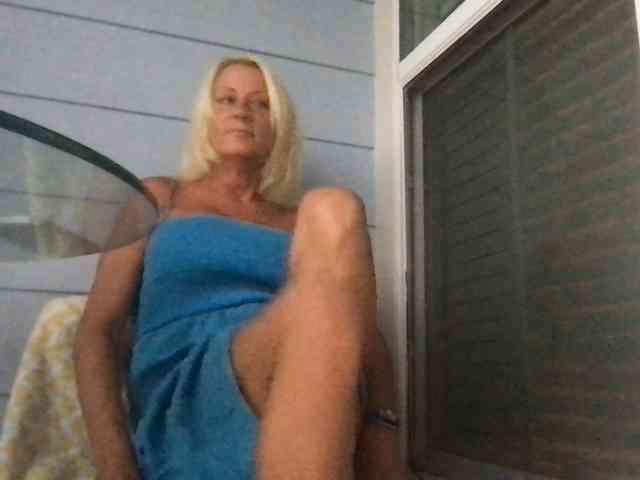 TiffaneyLove webcam