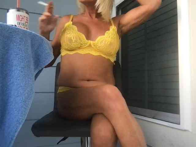 TiffaneyLove webcam
