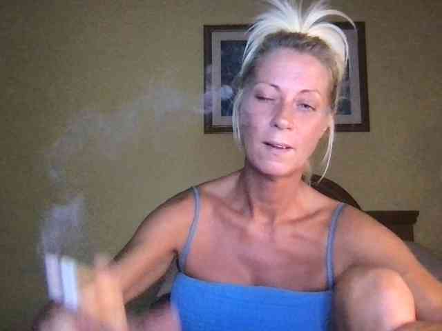 TiffaneyLove webcam