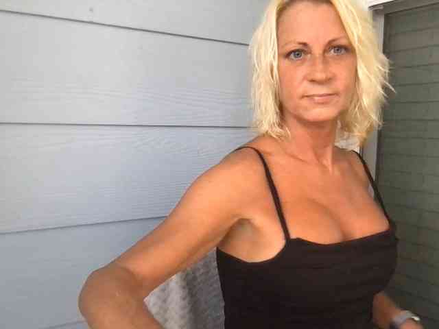 TiffaneyLove Sex Cam Show