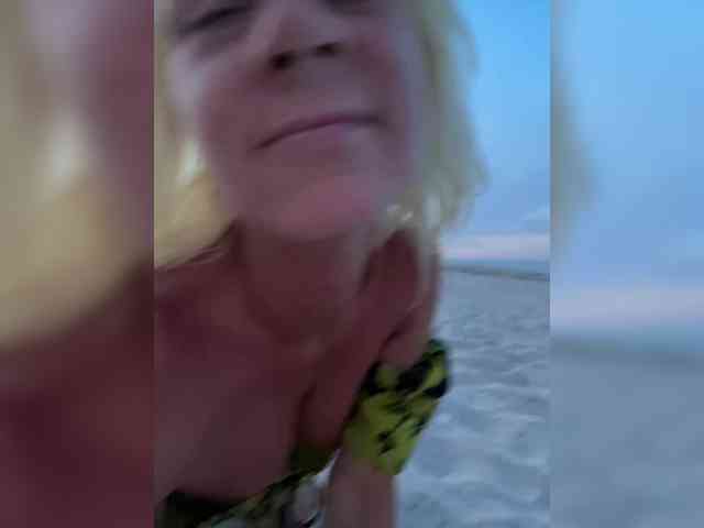 TiffaneyLove webcam