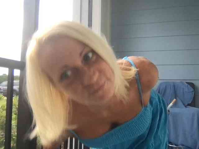 TiffaneyLove webcam
