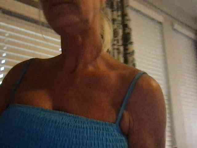 TiffaneyLove webcam