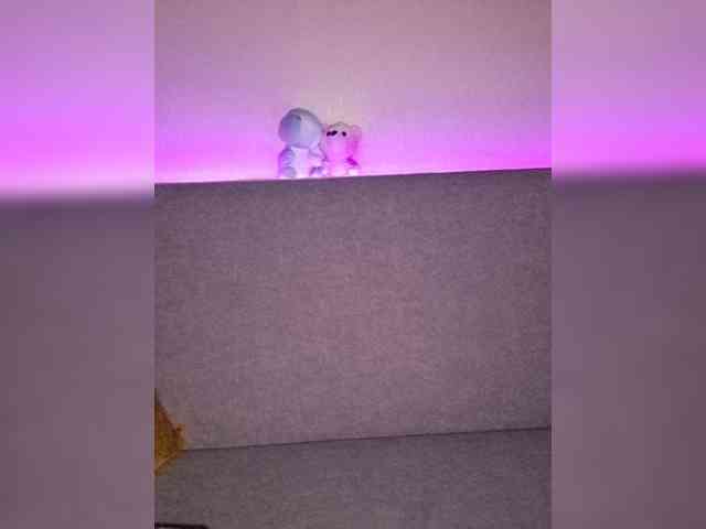 HoneyDevilina webcam