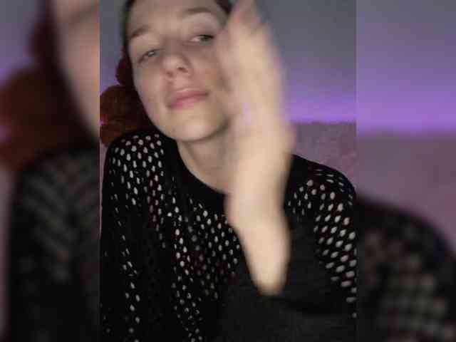 HoneyDevilina webcam