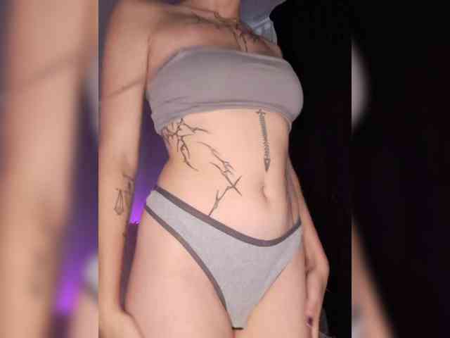 HoneyDevilina webcam