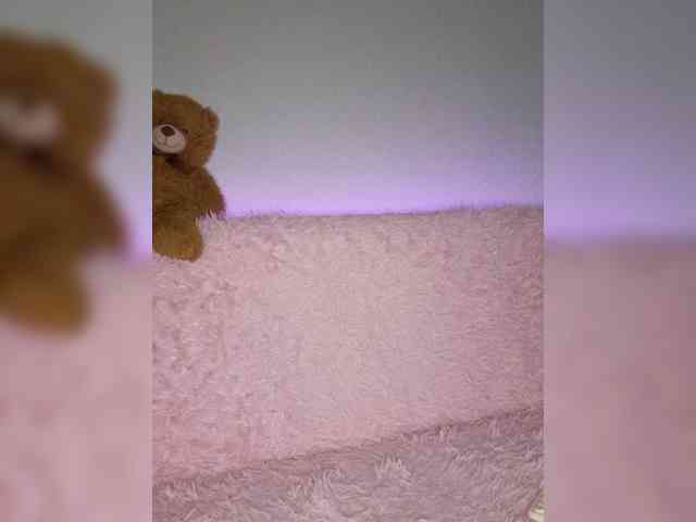 HoneyDevilina webcam