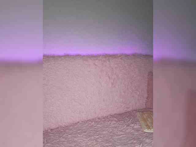 HoneyDevilina webcam