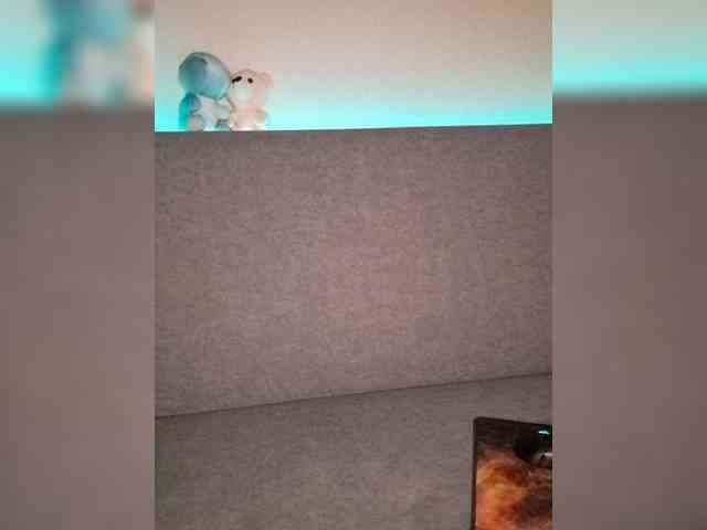 HoneyDevilina webcam