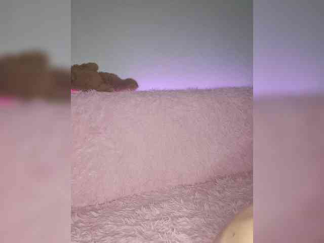 HoneyDevilina webcam