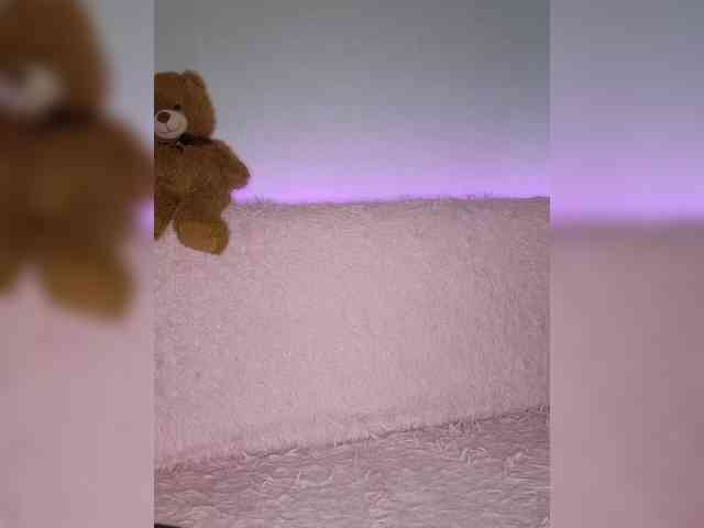 HoneyDevilina webcam