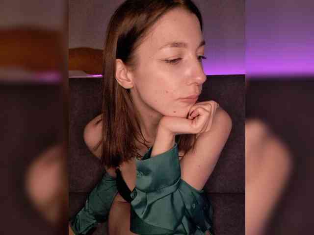 HoneyDevilina webcam