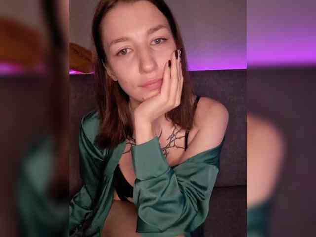 HoneyDevilina webcam